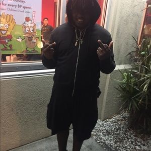 Meet your Posher, Dee